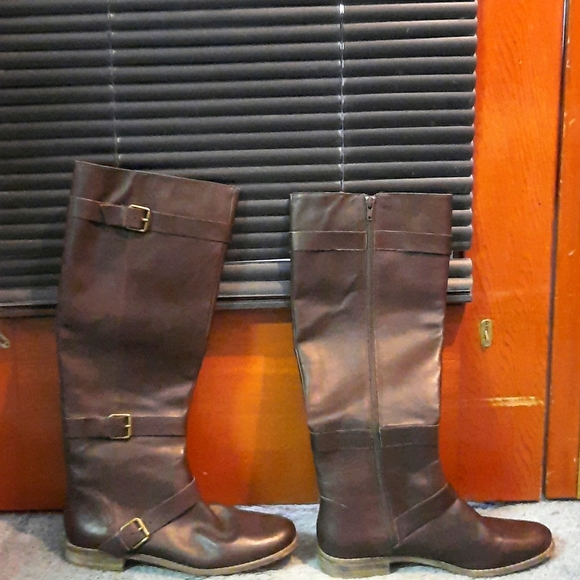 2 for $15 Naturalizer leather brown boots. - Picture 1 of 5